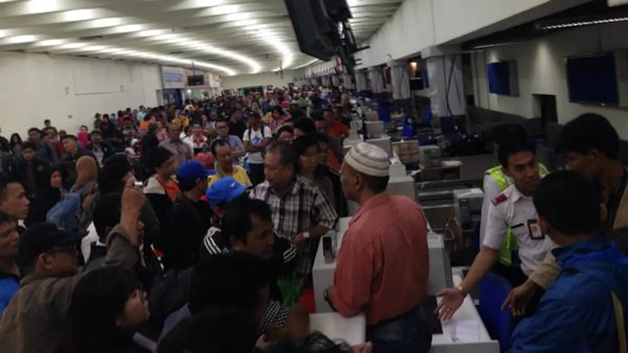 Penumpang Lion Air Masih Menumpuk di Bandara Soekarno-Hatta