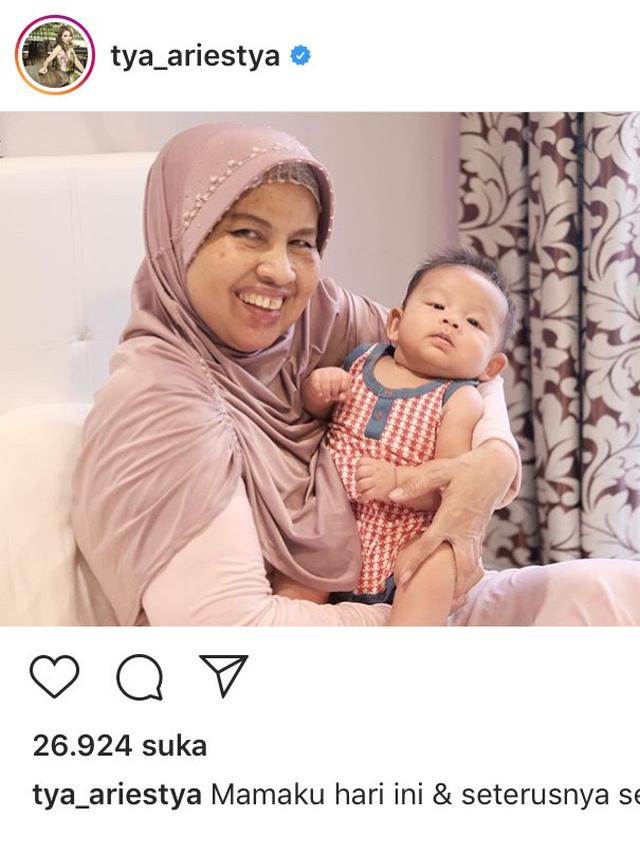 Unggahan Tya Ariestya soal kesehatan ibunya beberapa bulan lalu.