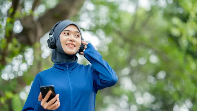 Rambut Bau pada Hijaber Sering Bikin Minder, Cari Tahu Penyebab dan Cara Mengatasi yang Tepat!