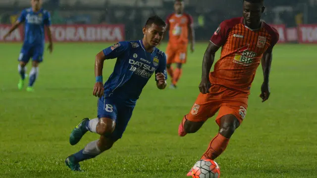 Pusamania Borneo FC (PBFC) saat berhadapan dengan Persib Bandung