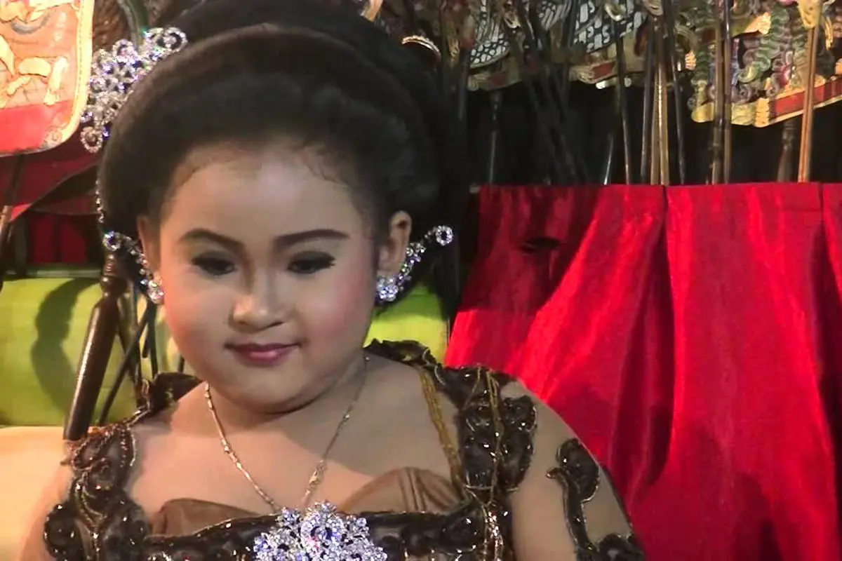 ‘Ngefans’ Sama Syahrini, Sinden Cilik Ini Hebohkan Dunia Maya