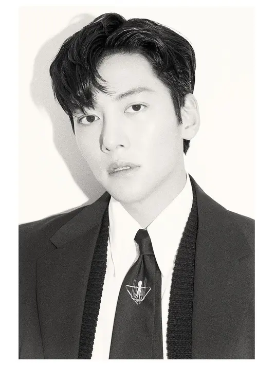 Ji Chang Wook memulai debutnya di dunia film pada tahun 2006 lalu. Saat itu, Ji Chang Wook berperan dalam film berjudul Days. (FOTO: https://www.instagram.com/jichangwook/)
