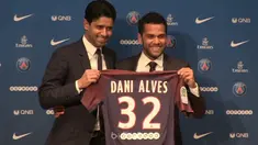 Berita video pengenalan Dani Alves kepada publik Paris. This video presented by BallBall.