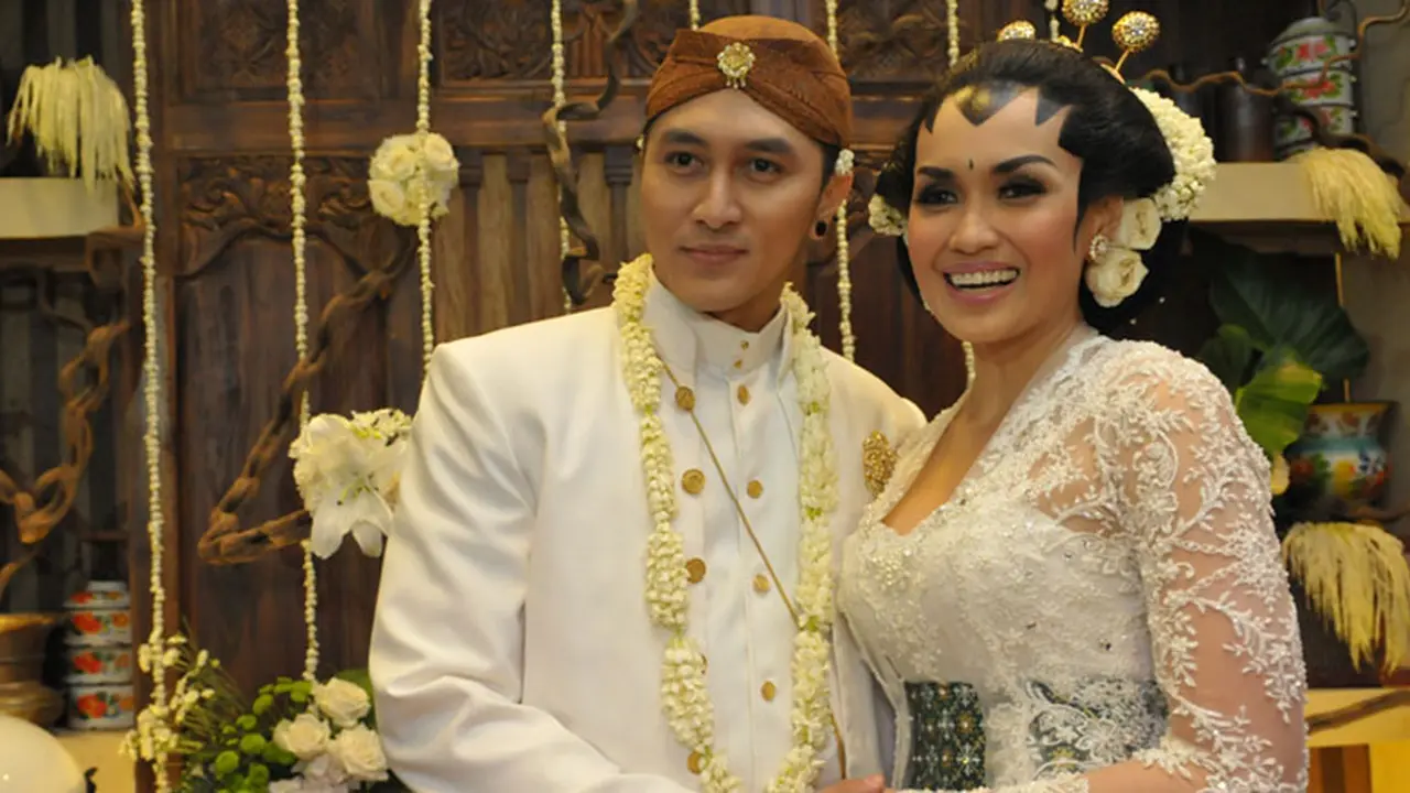Demian-Sara Wijayanto Tunda Bulan Madu