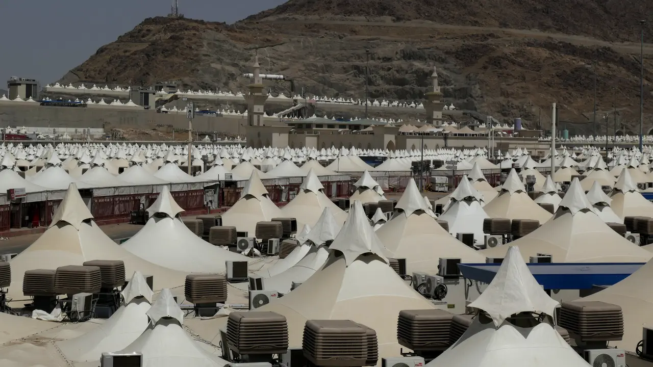 Tenda Jemaah Haji Indonesia di Mina Overcapacity