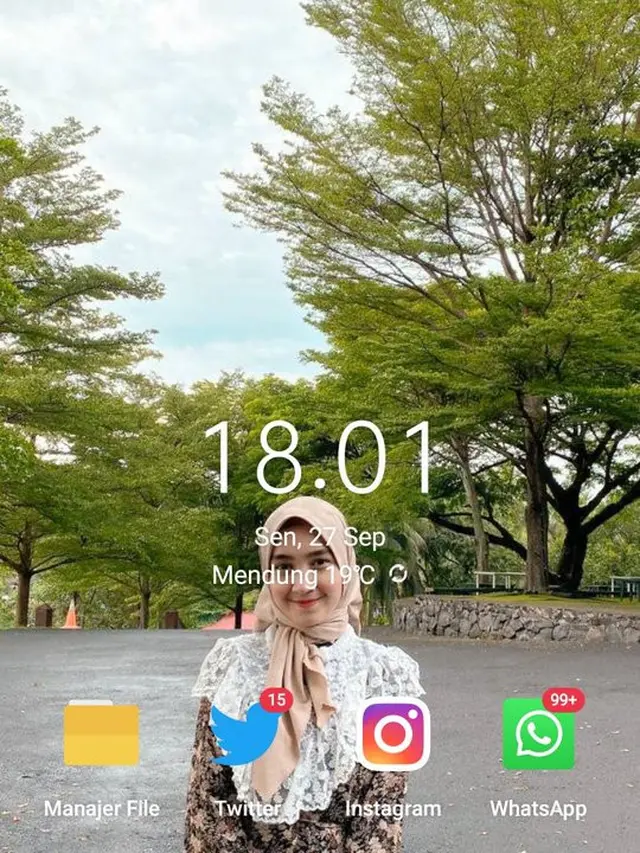 Cewek Ini Minta Fotonya Diedit Ada Pelangi, 6 Kreasi Netizen Kocak