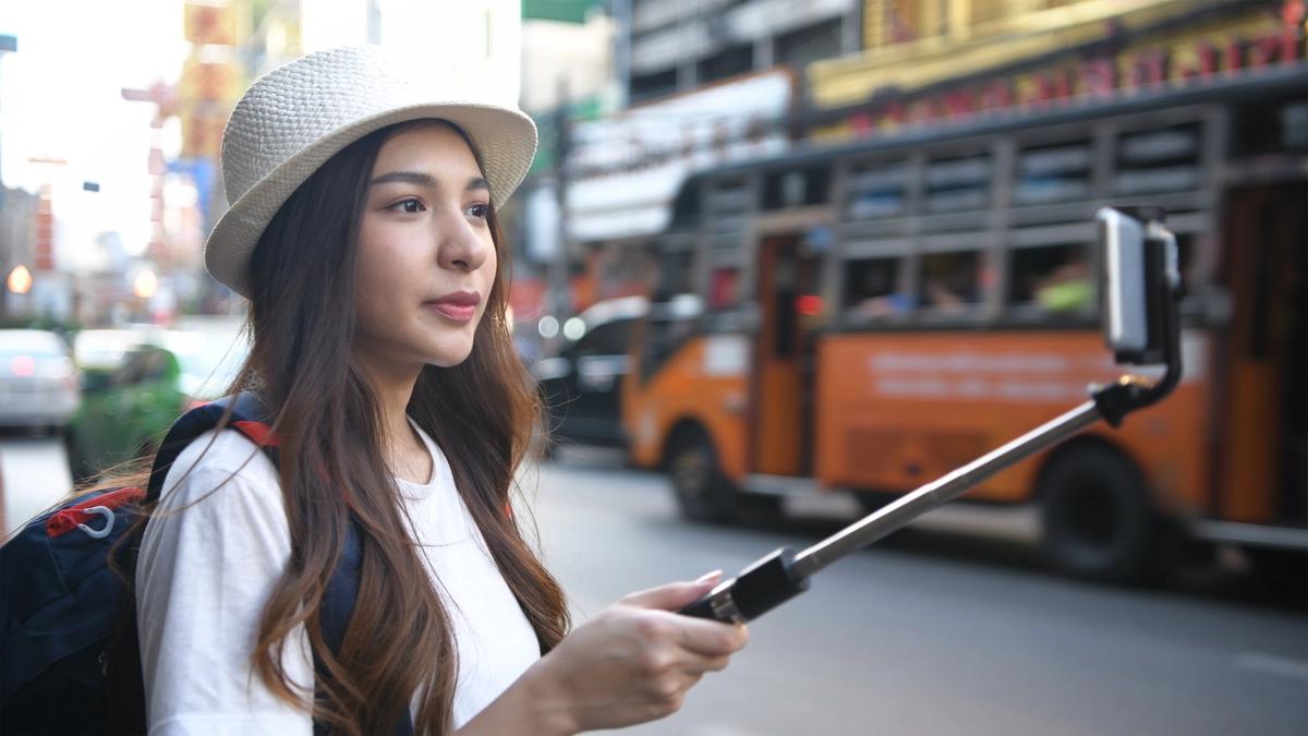 Sentilan Ustadz Adi Hidayat untuk Tukang Bikin Konten Asal Viral, Ingat Akhiratmu