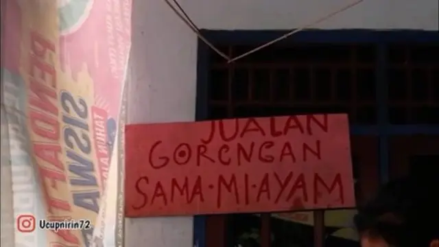 Sony Wakwaw berjualan gorengan dan Kopi