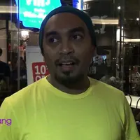 Glenn Fredly sempat dikabarkan pindah agama, saat terlihat fotonya yang menggunakan peci dan baju koko. Ini tanggapan Glenn tentang kabar tersebut
