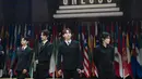 Seventeen menjadi artis K-pop pertama yang naik podium di kantor pusat UNESCO untuk menyampaikan pidato. (AP Photo / Lewis Joly)