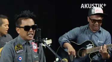 Berbekal kecintaan yang besar terhadap Vespa dan musik Punk, lahir band Vespunk yang siap menggebrak industri musik Tanah Air. Simak di AKUSTIK PLUS.