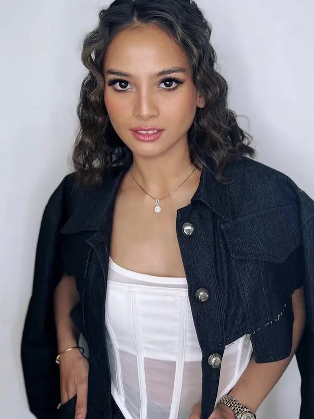 Promo film terbaru tampilan Acha Septriasa saat berada di Jakarta, credit: Instagram/ Acha Septriasa (@septriasaacha)