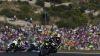 Pembalap Yamaha Tech 3, Johann Zarco diprediksi akan menggantikan Valentino Rossi pada MotoGP 2019. (PIERRE-PHILIPPE MARCOU / AFP)