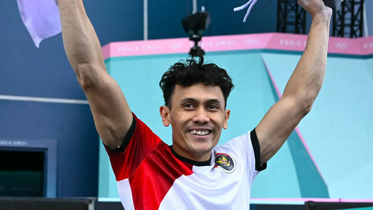 Veddriq Leonardo Bikin Lagu Indonesia Raya Berkumandang di Olimpiade Paris 2024