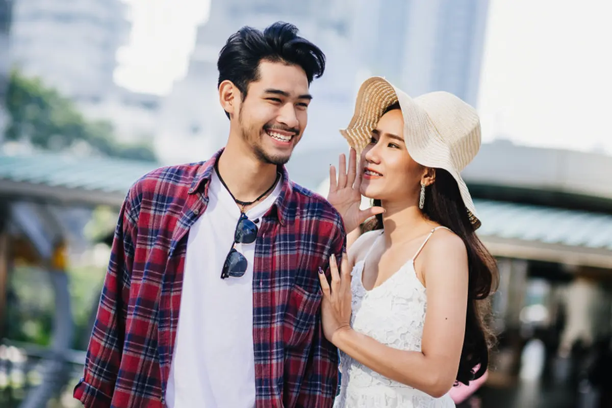 pasangan cinta bahagia