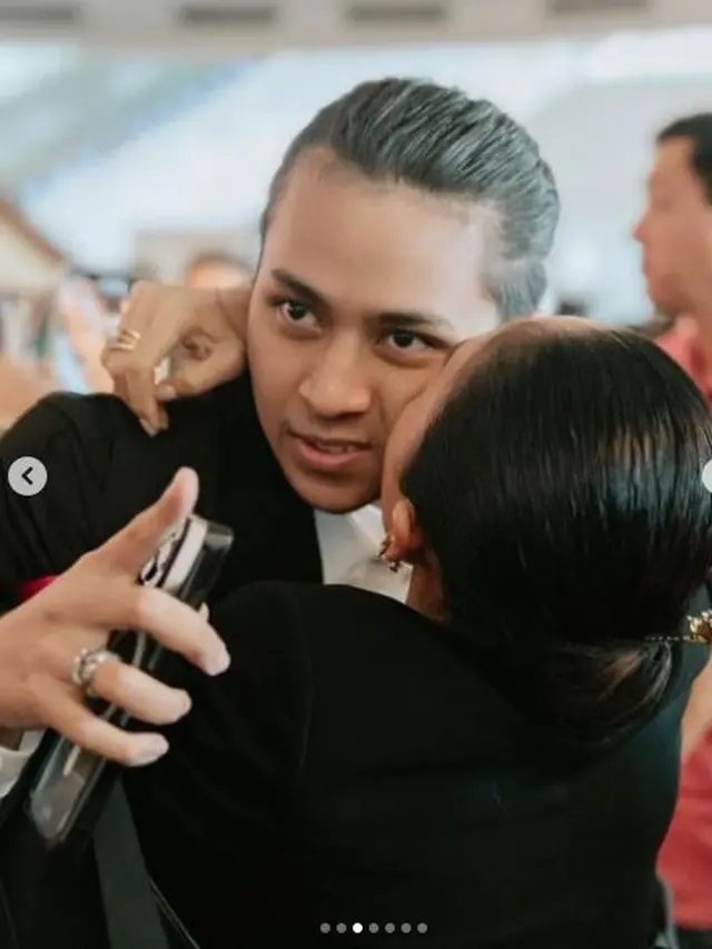 6 Potret Keakraban Yuni Shara Bersama Cavin Obrient, Anak Sulung Beranjak Dewasa