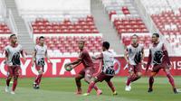 Pemain Persija Jakarta, Bruno Matos, saat sesi latihan jelang laga Piala AFC di SUGBK, Jakarta, Senin (22/4). Persija akan berhadapan dengan Ceres-Negros. (Bola.com/M Iqbal Ichsan)