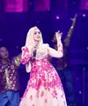 Bersamaan dengan malam puncak perayaan ulang tahun Indosiar ke 21, penyanyi asal Malaysia Siti Nurhaliza juga berulang tahun yang ke 37 tahun. (Andy Masela/Bintang.com)