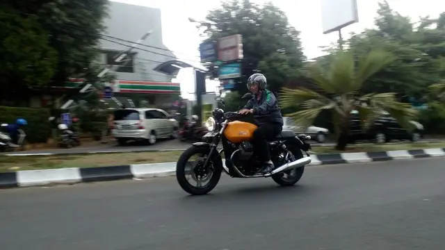 Mencicipi V7 II Stone, Elang yang Jinak Untuk Harian