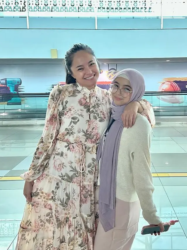 Sienna Kasyafani saat Nonton Konser Taylor Swift Bersama Marshanda