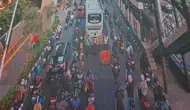 Bus Mogok Depan Halte Cawang Cikoko, Lalu Lintas Macet