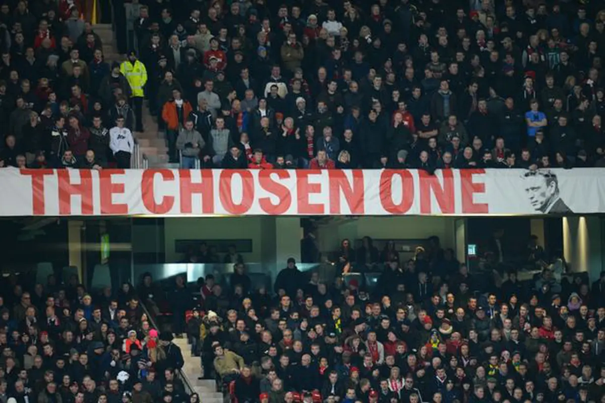 Banner `The Chosen One` di Old Trafford