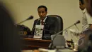 Presiden Joko Widodo (Jokowi) menggelar rapat terbatas bersama para menteri Kabinet Kerja di Kantor Presiden, Jakarta, Senin (6/4/2015). Rapat membahas tentang ketersediaan beras nasional (Liputan6.com/Faizal Fanani)