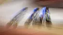 Tim balap sepeda Republik Ceko berkompetisi pada nomor team sprint putra UCI Track Nation Cup 2023 di Jakarta International Velodrome, Rawamangun, Jakarta, Jumat (24/2/2023). (Bola.com/Bagaskara Lazuardi)