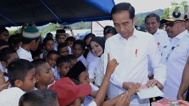 Presiden Jokowi Temui Pengungsi Pascagempa Ambon