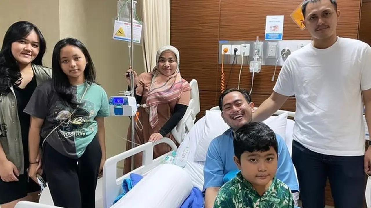 Muzdalifah Ajak Suami dan Anak-Anak Jenguk Nassar di Rumah Sakit, Captionnya Bikin Sejuk