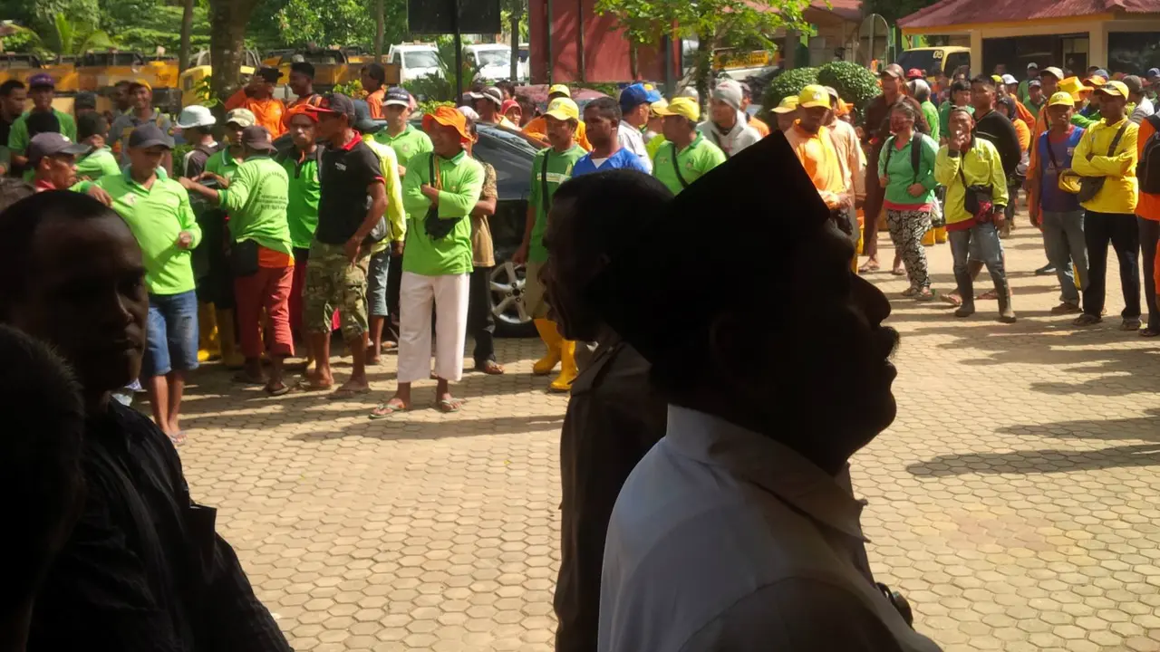 Dianggap Sampah,  Pekerja Kebersihan Serbu Pemkot Batam 