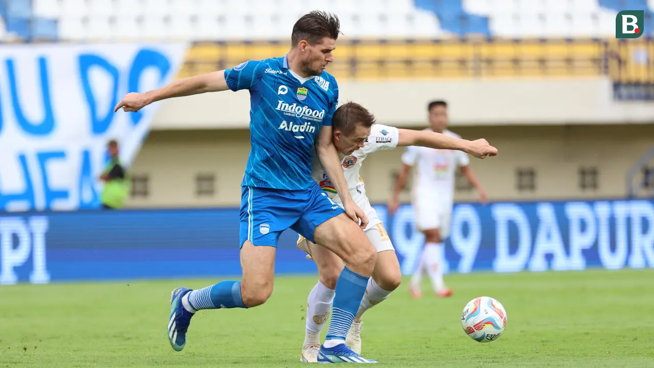 Foto: Tensi Panas Laga Persib Bandung vs Persija Jakarta di BRI Liga 1
