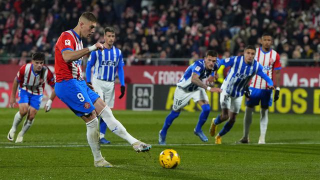 Foto: Aksi Artem Dovbyk saat Girona Gilas Alaves dan Lengserkan Real Madrid dari Puncak Klasemen Liga Spanyol