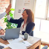 Ilustrasi semangat, motivasi, inspirasi, kerja di kantor. (Photo by krakenimages on Unsplash)