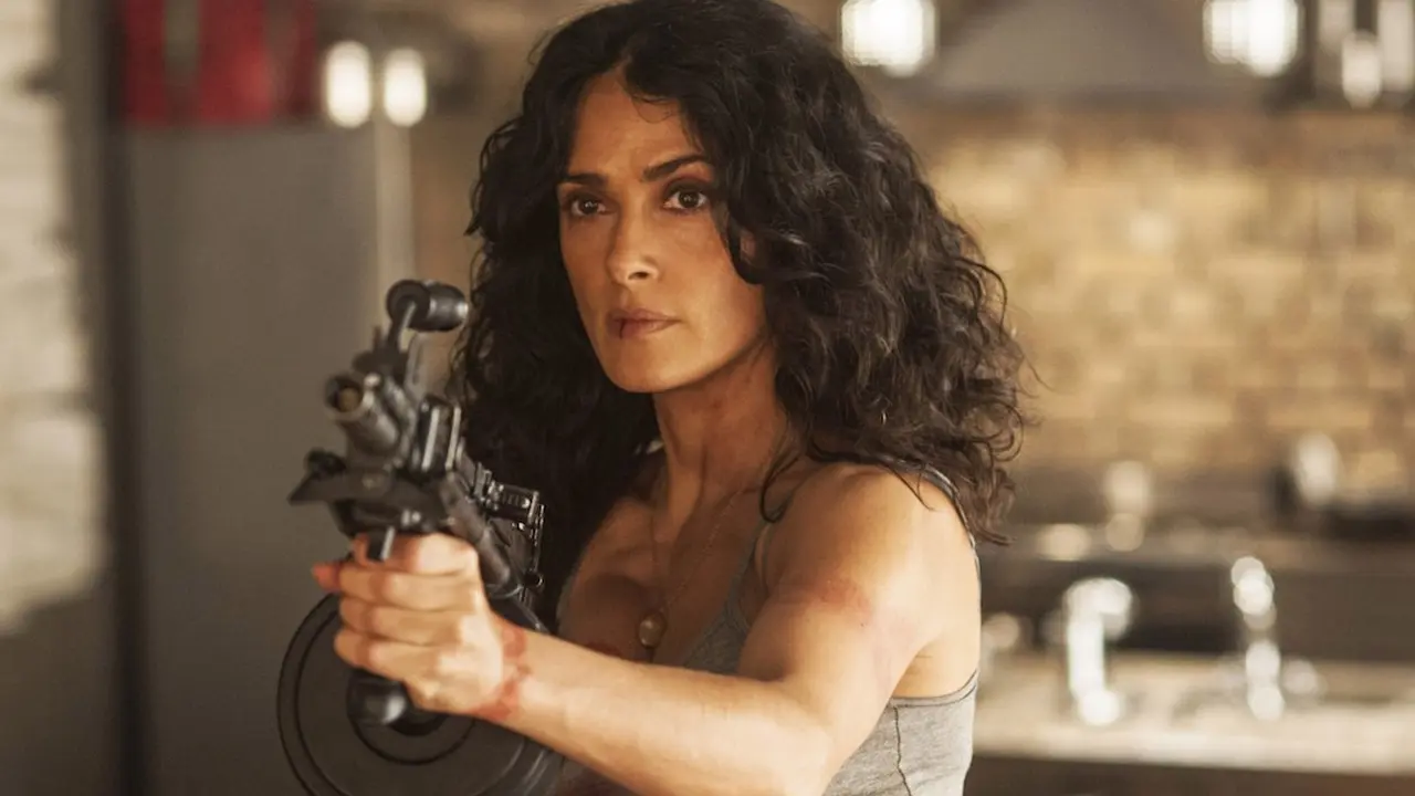 Salma Hayek Berantas Mafia Secara Brutal di Everly
