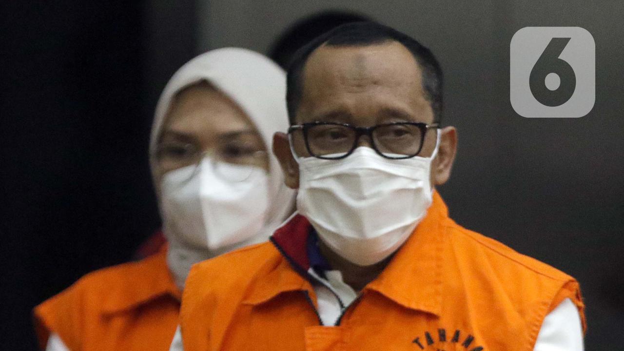 Bupati Probolinggo dan Anggota DPR Ditahan KPK