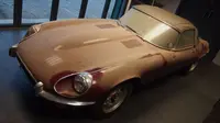Kondisi Jaguar E-Type ini masih tetap asli pada interior dan eksterior.