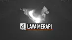 Kawah Gunung Merapi terus mengeluarkan lava hingga Selasa (2/7) pagi. Petugas pemantau masyarakat untuk terus waspada akan adanya kemungkinan munculnya lelehan lava.
