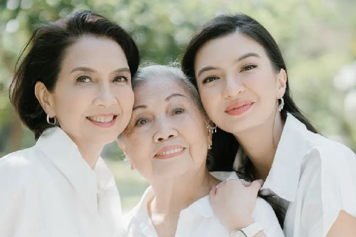 Raline Shah bersama ibu dan nenek (Instagram/roseline_abu)