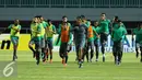 Pemain Timnas Indonesia melompat-lompat saat latihan jelang laga pertama semifinal Piala AFF 2016 di Stadion Pakansari, Bogor (2/12). Indonesia akan berlaga melawan Vietnam pada Sabtu (3/12). (Liputan6.com/Helmi Fithriansyah)