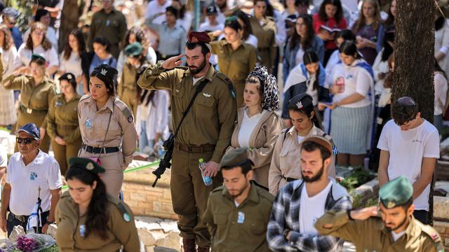 Warga Israel Mengheningkan Cipta Selama Dua Menit Kenang 24 Ribu Tentara Yang Tewas Dalam Perang