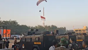 Paramotor Warnai Langit Cikeas Jelang Upacara HUT Polri