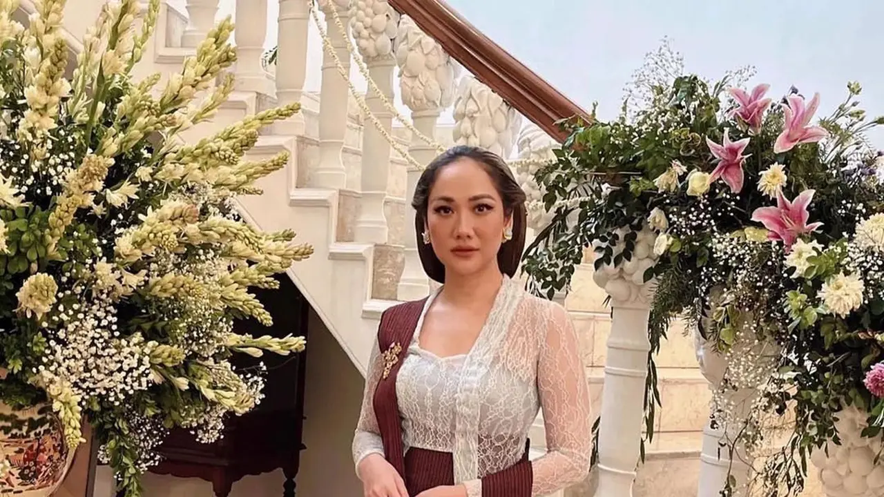 8 Inspirasi Kebaya Bridesmaid Elegan dari Para Artis, Raline Shah, Bunga Citra Lestari, hingga Maudy Ayunda