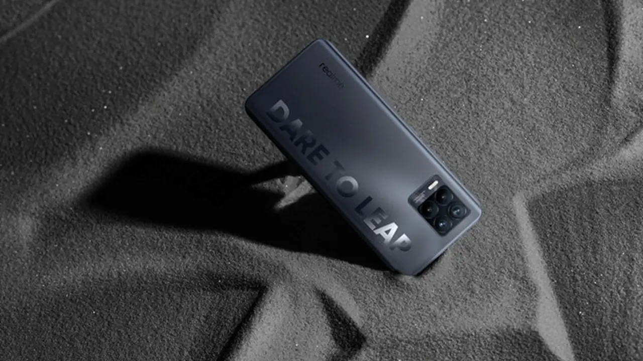 realme 8 Pro - Infinite Black.