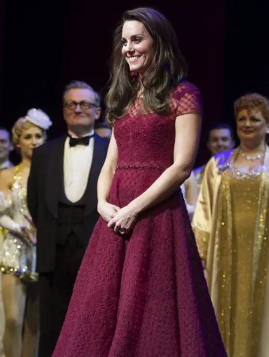 Melansir Hollwoodlife, Kate Middleton dilaporkan tengah mengandung seorang bayi. Selain itu, Pangeran Harry yang juga dilaporkan akan segera menjadi seorang ayah. (AFP/Bintang.com)