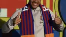 Di Barcelona, Roque kemungkinan akan memakai nomor punggung yang pernah dikenakan Lionel Messi, Sport melaporkan. (Josep LAGO / AFP)