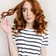 Yuk simak cara melakukan perawatan pada rambut bergelombang agar tetap sehat, lembut, dan terdefinisi. [Dok/freepik.com/lookstudio]
