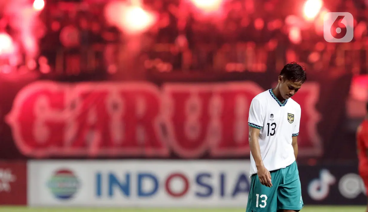 <p>5. Indonesia akan dicoret sebagai kandidat tuan rumah Piala Dunia 2034. 6. Federasi olahraga dunia akan mempertimbangkan untuk tidak memilih Indonesia sebagai tuan rumah pesta olahraga termasuk Olimpiade. (Liputan6.com/Helmi Fithriansyah)</p>