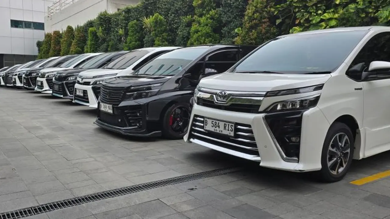 Pengguna Toyota Voxy Bukber dengan Anak Yatim (VCI)