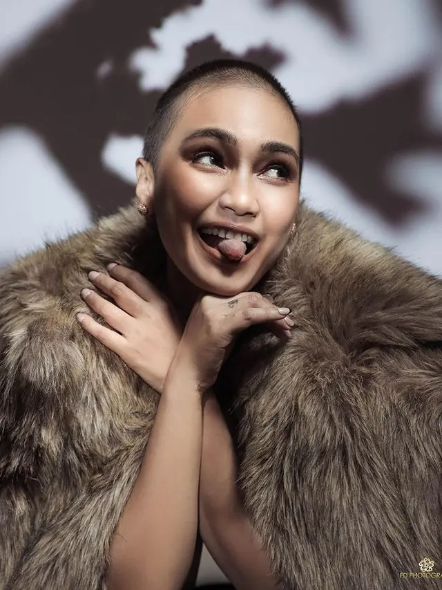 7 Pemotretan Feby Febiola Bertema Classic Beautyshoot Ini Curi Perhatian